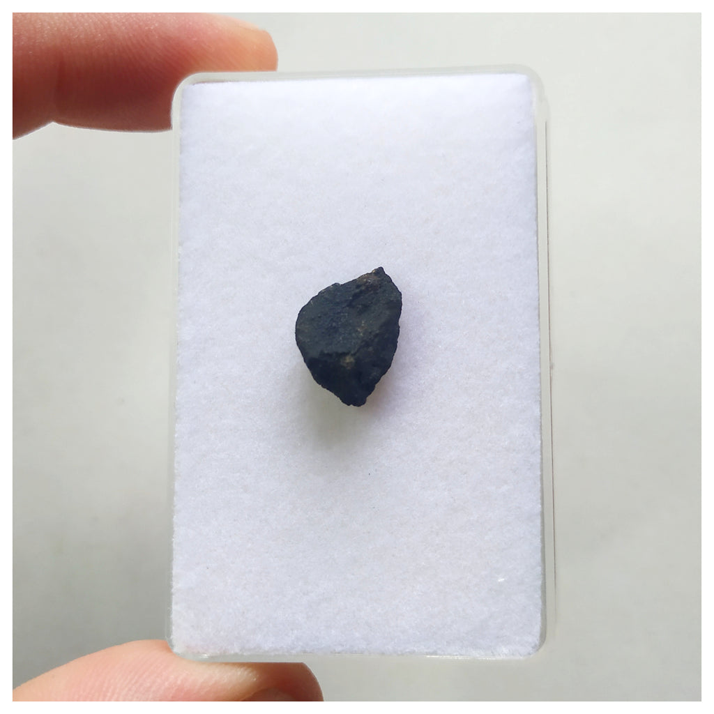 14010 A49- New "NWA 14740" (Provisional) Carbonaceous Chondrite C3 Ung Meteorite 0.56g